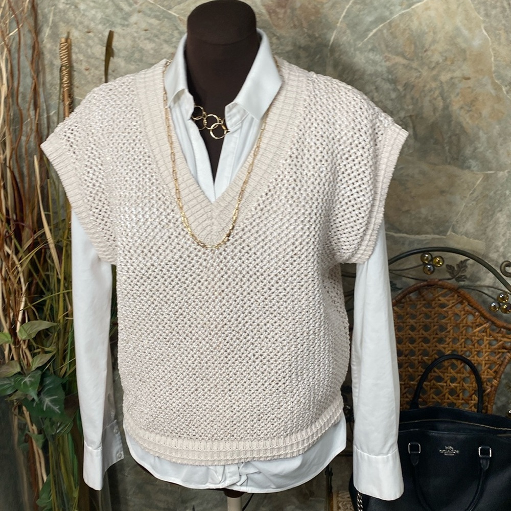 Joie 🌹 stunning cream, beige vest with gold flecks throughout